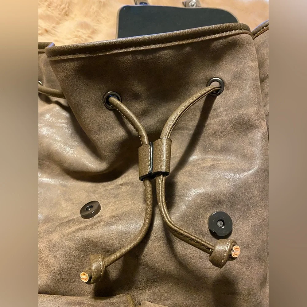 Call it Spring woman’s backpack - Picture 2 of 8